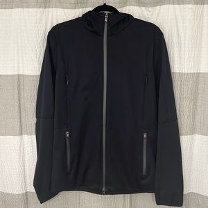 Lululemon men’s lightweight jacket. Black zip-up with hood & vents. Size M.